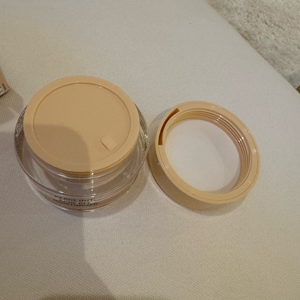 Peace Out Acne Gel Moisturizer - Picture 6 of 8